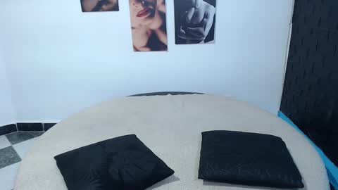 Snapshot of cinthya_dan chatting on 10/23/25, 06:06 Cinthya online show from 10/23/25, 06:06