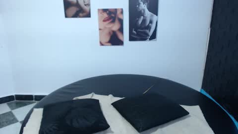 Snapshot of cinthya_dan chatting on 10/28/25, 03:47 Cinthya online show from 10/28/25, 03:47