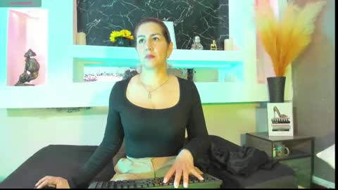 Cinthya  online show from 01/10/26, 02:08