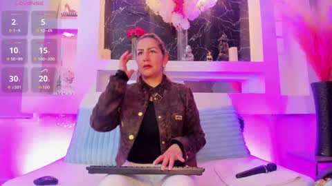 Cinthya  online show from 04/16/26, 12:39