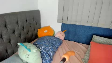 Snapshot of cinthya_rodriguez chatting on 12/20/24, 12:19 Cinthya online show from 12/20/24, 12:19