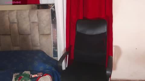 cinthya_walker1 online show from 12/16/25, 04:28