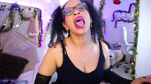 Snapshot of cintia_holms chatting on 12/13/24, 04:05 Cintia online show from 12/13/24, 04:05