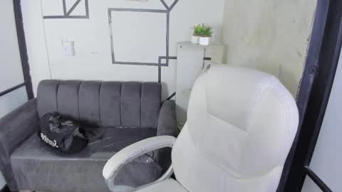 Snapshot of cintiacolins chatting on 02/22/25, 04:51 CintiaCollins online show from 02/22/25, 04:51