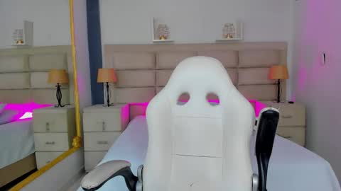 Snapshot of cintiacolins chatting on 12/05/25, 09:00 CintiaCollins online show from 12/05/25, 09:00