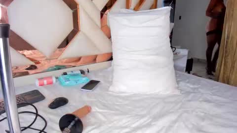 Cintia online show from 10/23/25, 12:04