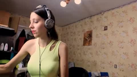 Lisa Salivan online show from 10/31/25, 10:27