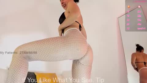 Snapshot of circejuno1 chatting on 10/21/25, 12:22 Carol online show from 10/21/25, 12:22