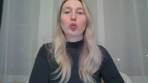 Snapshot of citrusblissss chatting on 03/12/25, 02:01 citrusblissss online show from 03/12/25, 02:01