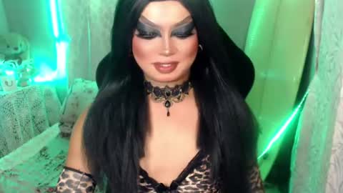 Snapshot of cj_parker69 chatting on 06/15/26, 01:13 QUEEN CESS online show from 06/15/26, 01:13