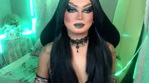 Snapshot of cj_parker69 chatting on 06/20/26, 03:04 QUEEN CESS online show from 06/20/26, 03:04