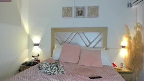 Claire 3 online show from 12/29/24, 10:03