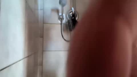 Snapshot of cladius123 chatting on 09/28/25, 03:39 cladius123 online show from 09/28/25, 03:39