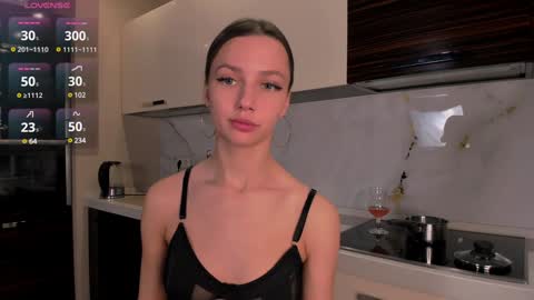 Snapshot of claire_amoure chatting on 01/12/25, 10:12 Claire online show from 01/12/25, 10:12