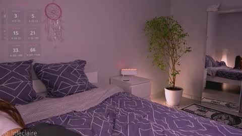 Snapshot of claire_amoure chatting on 10/15/25, 07:58 Claire online show from 10/15/25, 07:58