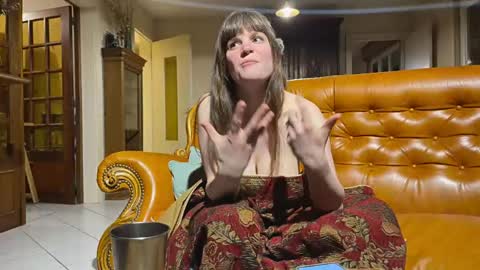 Claire Moulin online show from 04/30/26, 08:57