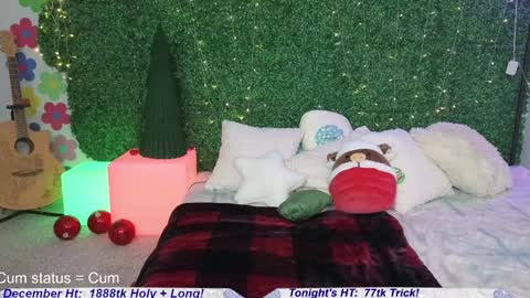 Snapshot of claireity chatting on 12/08/24, 04:25 Claire online show from 12/08/24, 04:25