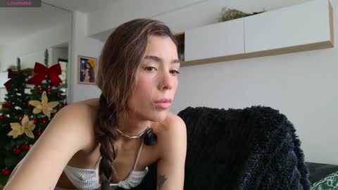 clairevarhol online show from 11/16/25, 12:44