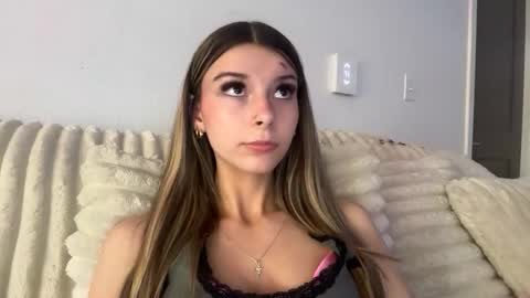 Snapshot of clairewalkerr chatting on 11/14/25, 10:07 clairewalkerr online show from 11/14/25, 10:07