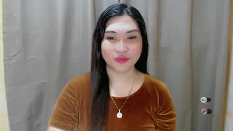 Snapshot of clairewntr_ chatting on 12/13/24, 04:54 CLAIRE online show from 12/13/24, 04:54
