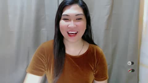 Snapshot of clairewntr_ chatting on 12/14/24, 04:23 CLAIRE online show from 12/14/24, 04:23