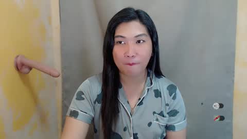 Snapshot of clairewntr_ chatting on 12/16/24, 03:54 CLAIRE online show from 12/16/24, 03:54