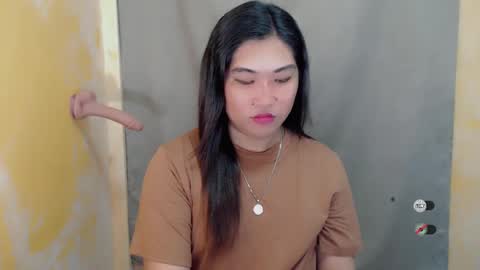 Snapshot of clairewntr_ chatting on 12/17/24, 03:17 CLAIRE online show from 12/17/24, 03:17