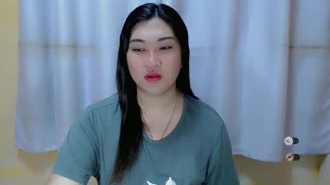 Snapshot of clairewntr_ chatting on 01/05/25, 02:17 CLAIRE online show from 01/05/25, 02:17