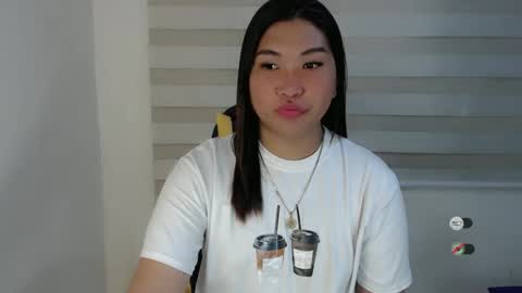 Snapshot of clairewntr_ chatting on 01/24/25, 12:41 CLAIRE online show from 01/24/25, 12:41