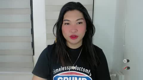 Snapshot of clairewntr_ chatting on 02/03/25, 04:35 CLAIRE online show from 02/03/25, 04:35