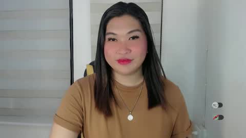 Snapshot of clairewntr_ chatting on 02/11/25, 08:15 CLAIRE online show from 02/11/25, 08:15