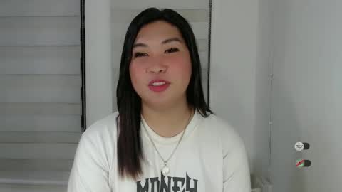 Snapshot of clairewntr_ chatting on 02/13/25, 05:48 CLAIRE online show from 02/13/25, 05:48