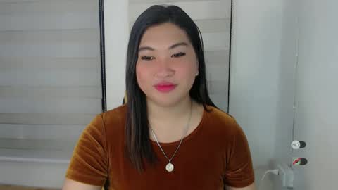 Snapshot of clairewntr_ chatting on 02/18/25, 04:26 CLAIRE online show from 02/18/25, 04:26