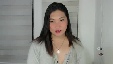 Snapshot of clairewntr_ chatting on 02/24/25, 06:36 CLAIRE online show from 02/24/25, 06:36