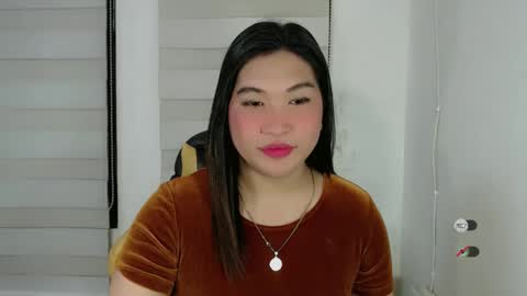 Snapshot of clairewntr_ chatting on 03/01/25, 05:52 CLAIRE online show from 03/01/25, 05:52