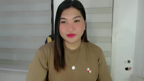 Snapshot of clairewntr_ chatting on 03/06/25, 03:02 CLAIRE online show from 03/06/25, 03:02