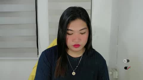 Snapshot of clairewntr_ chatting on 03/12/25, 10:05 CLAIRE online show from 03/12/25, 10:05