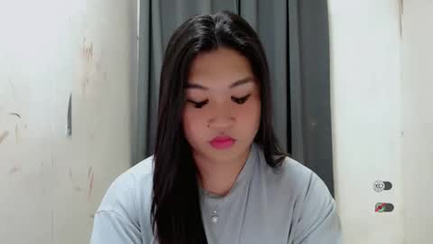 Snapshot of clairewntr_ chatting on 09/09/25, 07:24 CLAIRE online show from 09/09/25, 07:24