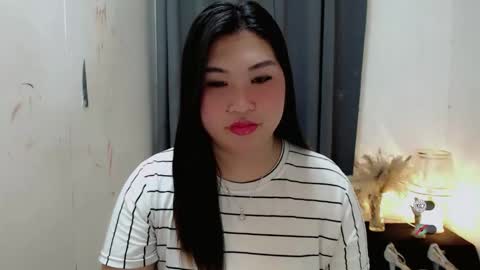 Snapshot of clairewntr_ chatting on 09/12/25, 05:51 CLAIRE online show from 09/12/25, 05:51