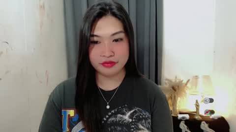 Snapshot of clairewntr_ chatting on 10/02/25, 06:15 CLAIRE online show from 10/02/25, 06:15