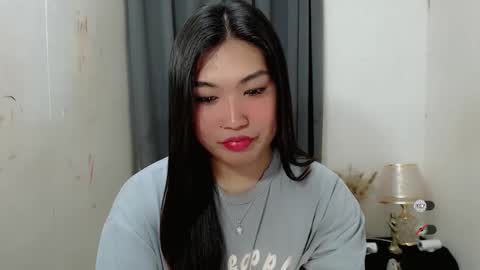 Snapshot of clairewntr_ chatting on 10/03/25, 06:21 CLAIRE online show from 10/03/25, 06:21