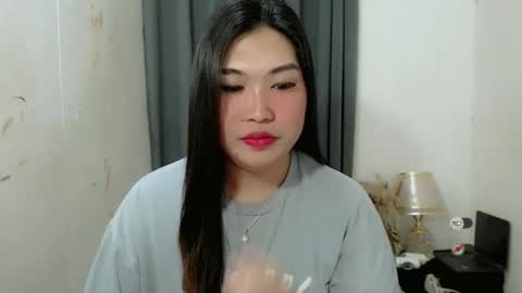 Snapshot of clairewntr_ chatting on 10/04/25, 07:17 CLAIRE online show from 10/04/25, 07:17