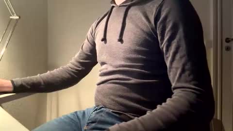 Snapshot of clamshive7 chatting on 10/25/25, 05:19 clamshive7 online show from 10/25/25, 05:19