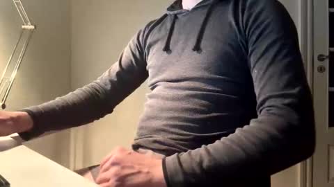 Snapshot of clamshive7 chatting on 10/27/25, 03:43 clamshive7 online show from 10/27/25, 03:43