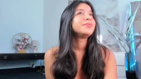 Clara4w online show from 05/20/26, 12:11