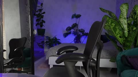 Clara online show from 12/02/25, 07:09