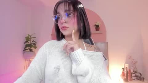 C L A R A online show from 03/25/26, 02:39