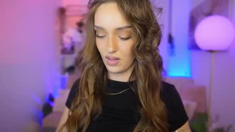 Clara smile online show from 12/19/25, 07:54