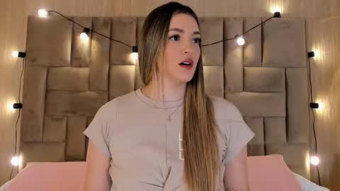 Snapshot of claradelmar_ chatting on 10/05/25, 10:46 Clara del mar online show from 10/05/25, 10:46