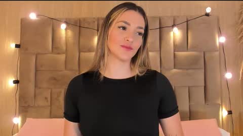 Snapshot of claradelmar_ chatting on 11/27/25, 10:28 Clara del mar online show from 11/27/25, 10:28